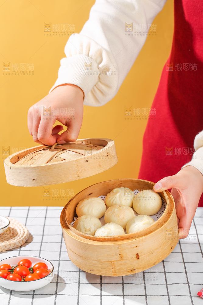 浅底上的发面小笼包