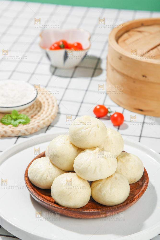 浅底上的发面小笼包