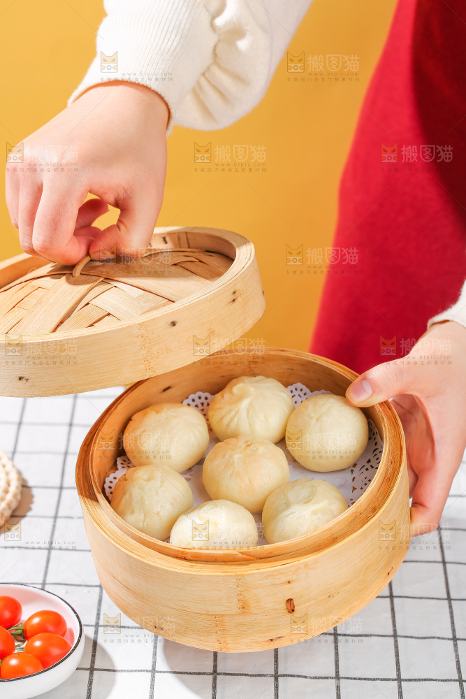 浅底上的发面小笼包