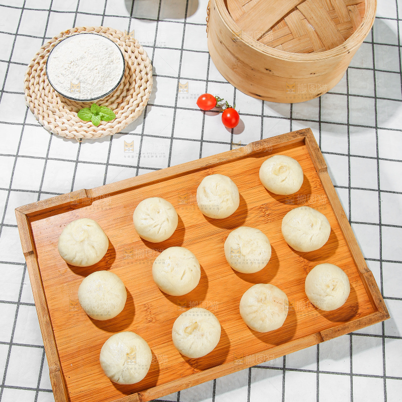 浅底上的发面小笼包