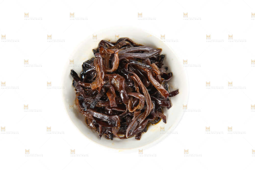 白底上的螺狮粉配菜