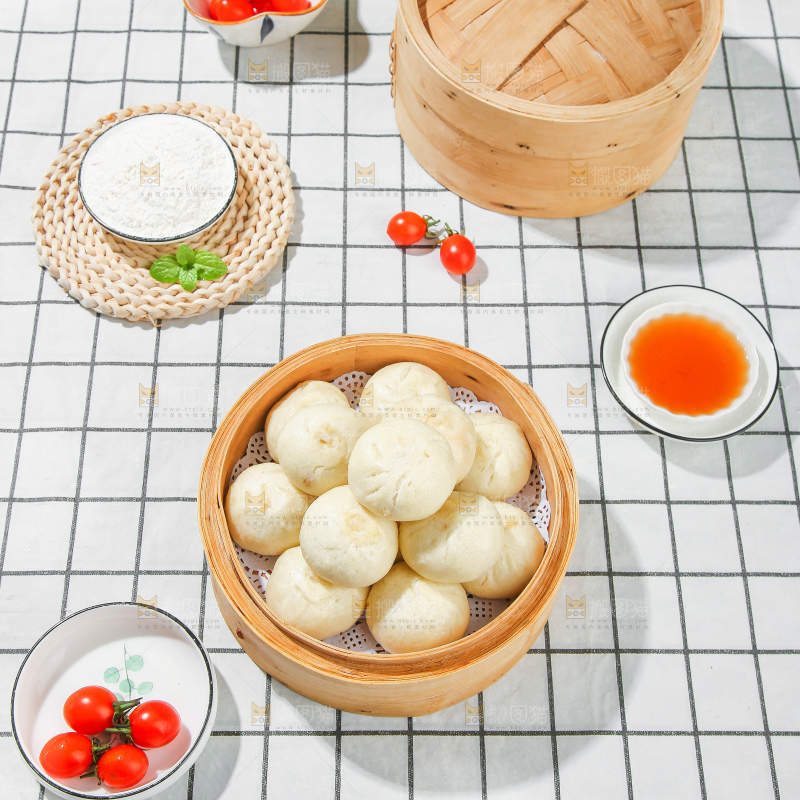 浅底上的发面小笼包