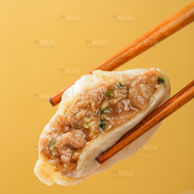 浅底上的薄皮小笼包