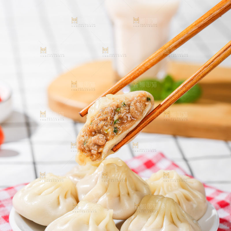 浅底上的薄皮小笼包