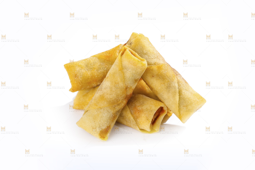 白底上的豆沙春卷