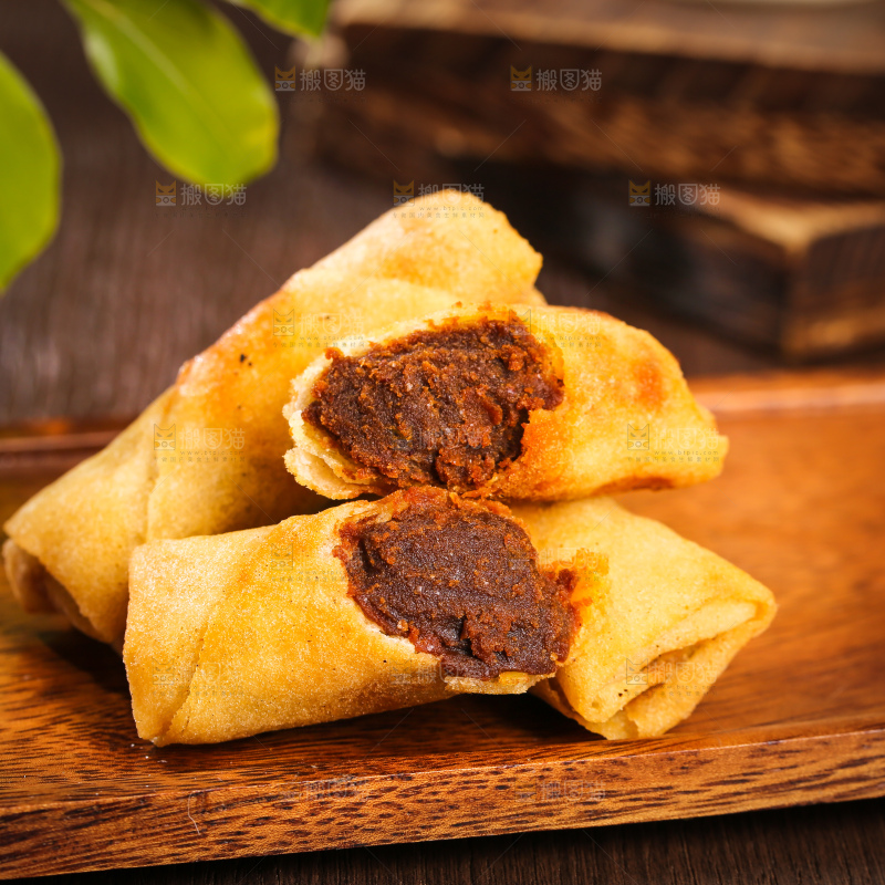 深底上的豆沙春卷