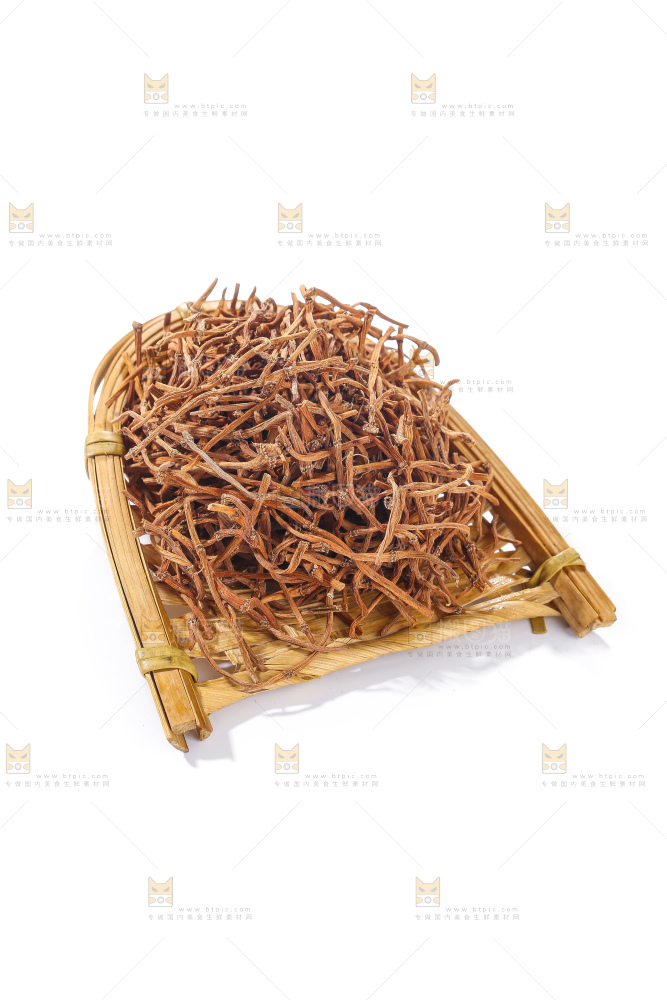 白底上的干折耳根