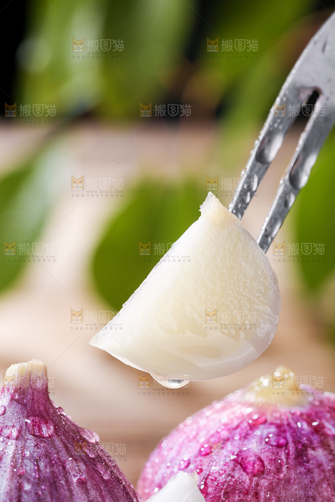 木底上的紫皮独头蒜