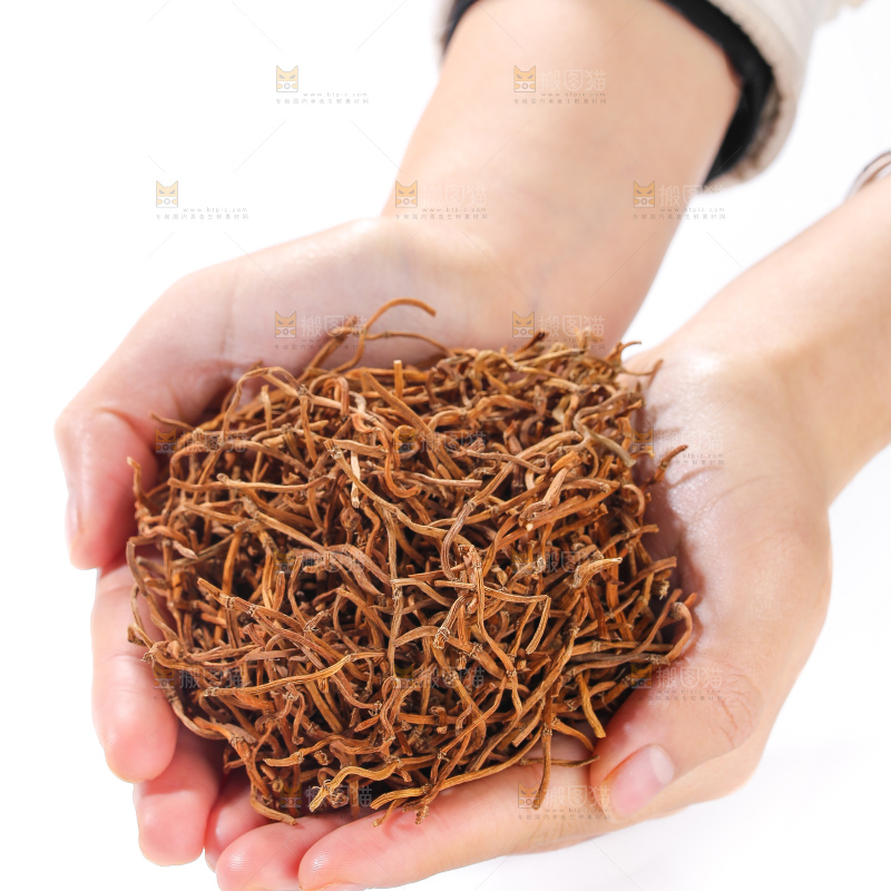白底上的干折耳根