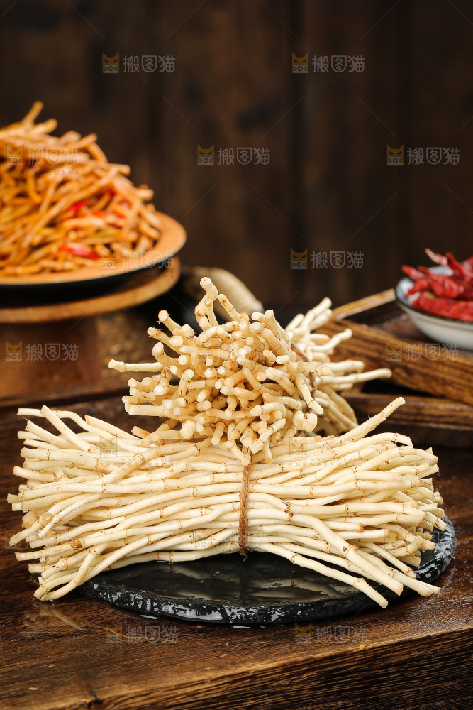 深底上的新鲜折耳根