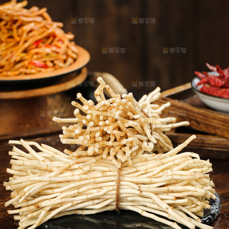 深底上的新鲜折耳根