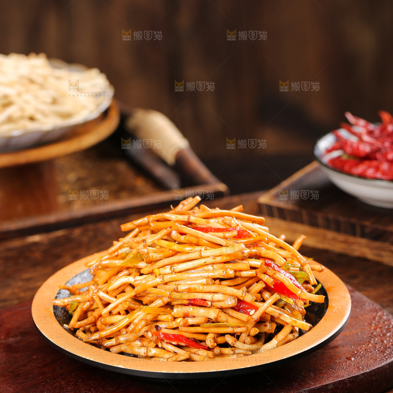 一盘凉拌折耳根