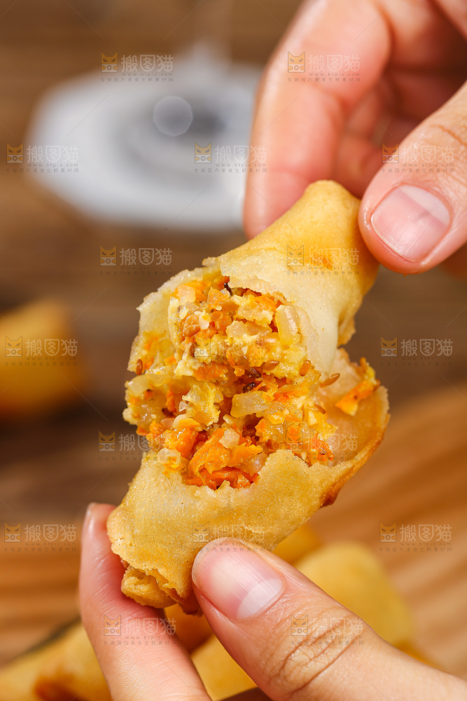 深底上的素春卷