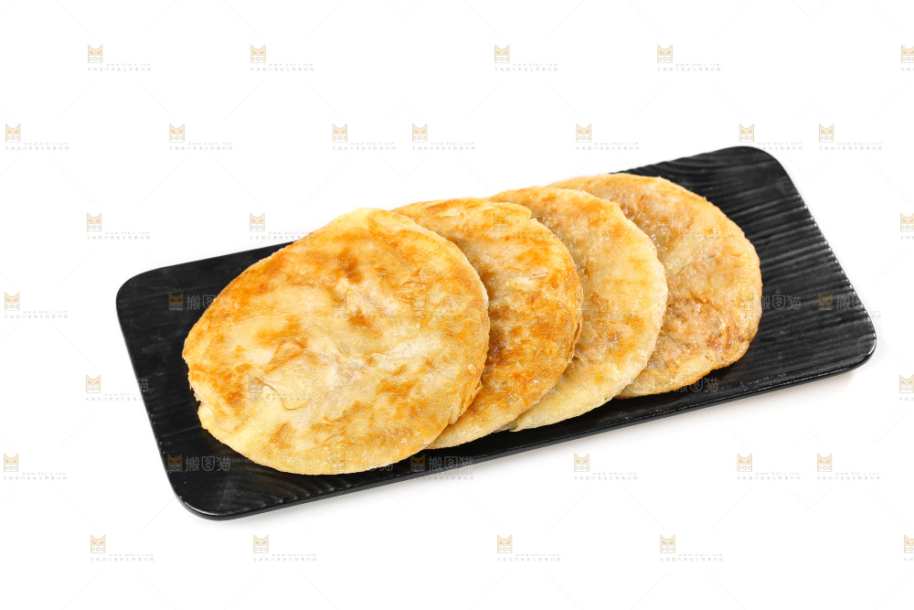 白底上的牛肉馅饼