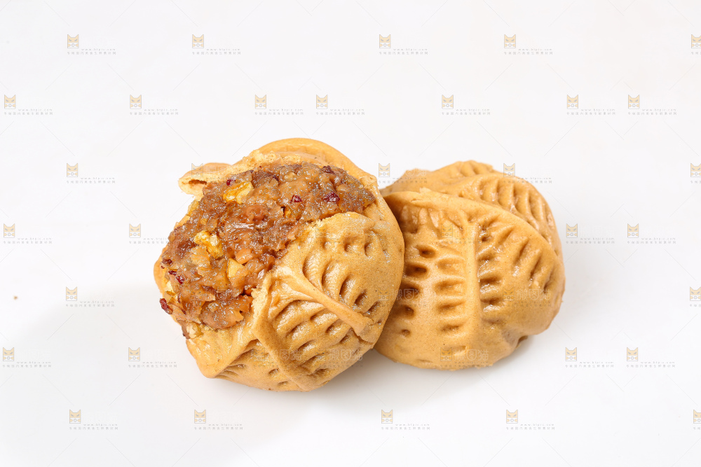 白底上的核桃包