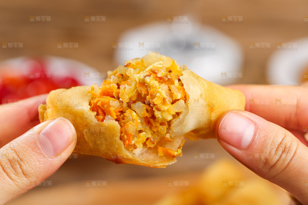 深底上的素春卷