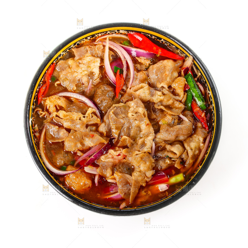 白底上的麻辣牛肉卷