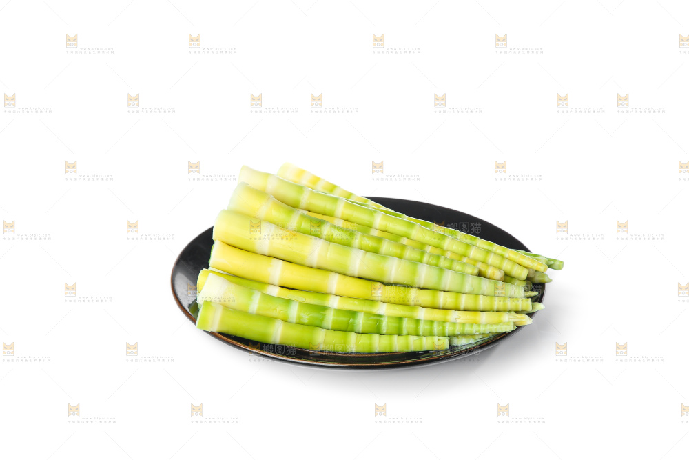白底上的泡笋尖