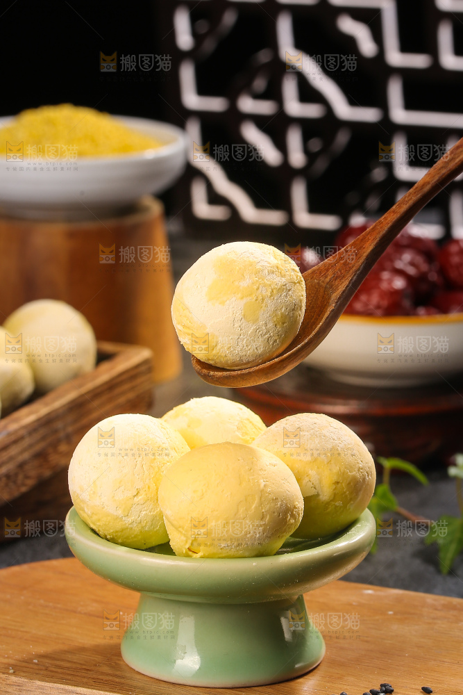 深底上的大黄米汤圆