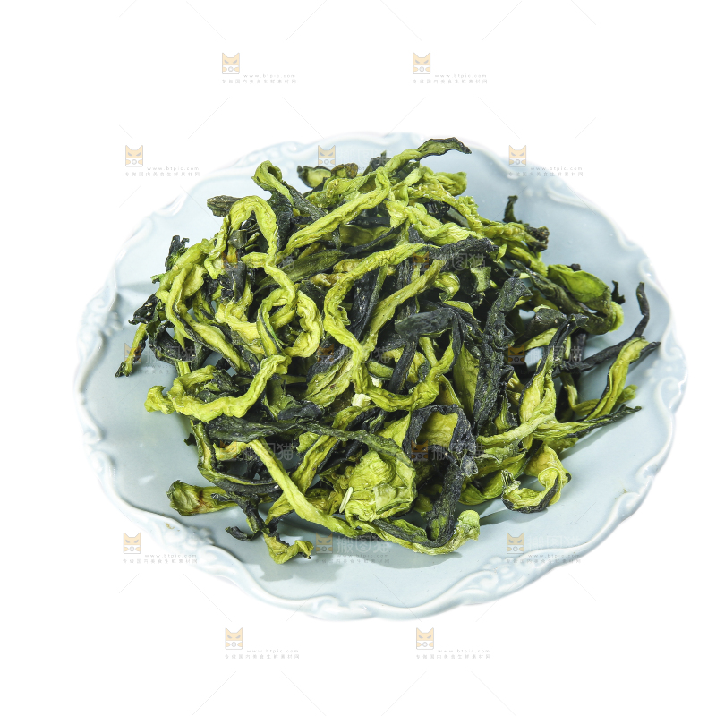 白底上的干黄瓜条