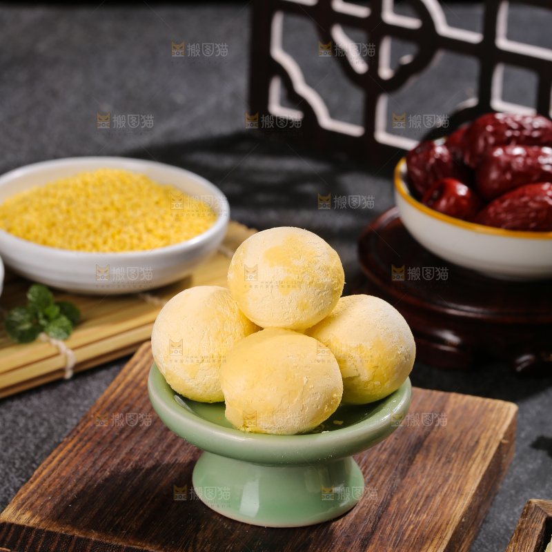 深底上的大黄米汤圆