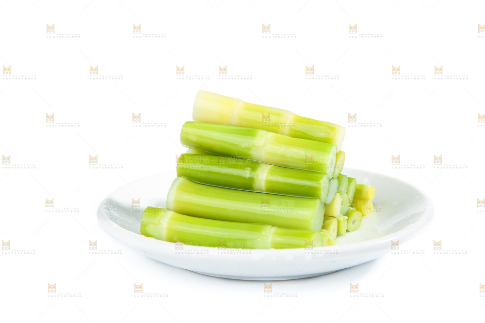 白底上的泡笋尖