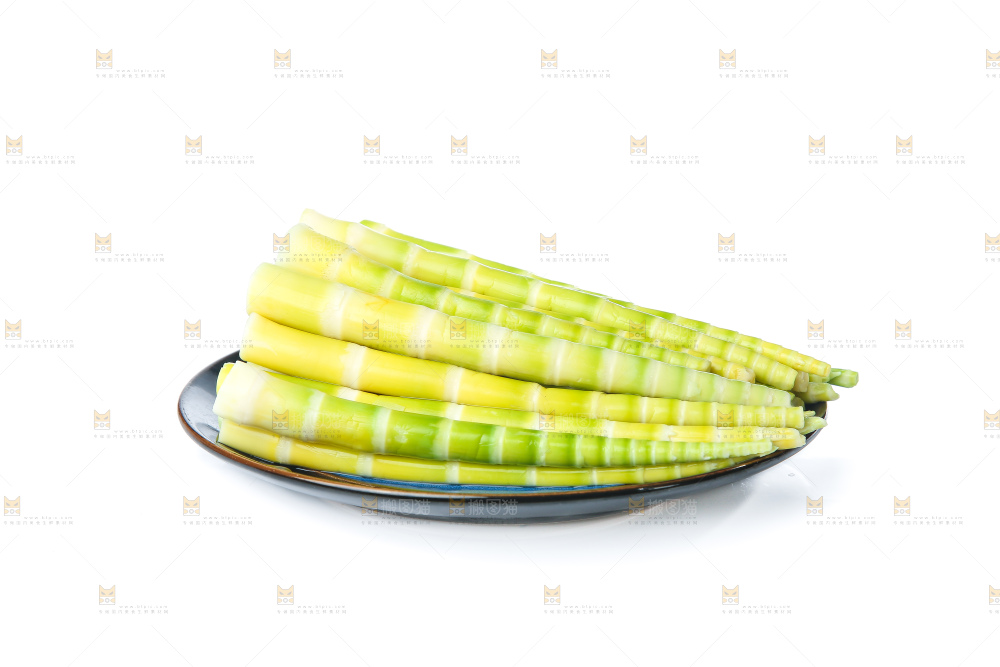 白底上的泡笋尖