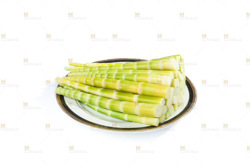 白底上的泡笋尖