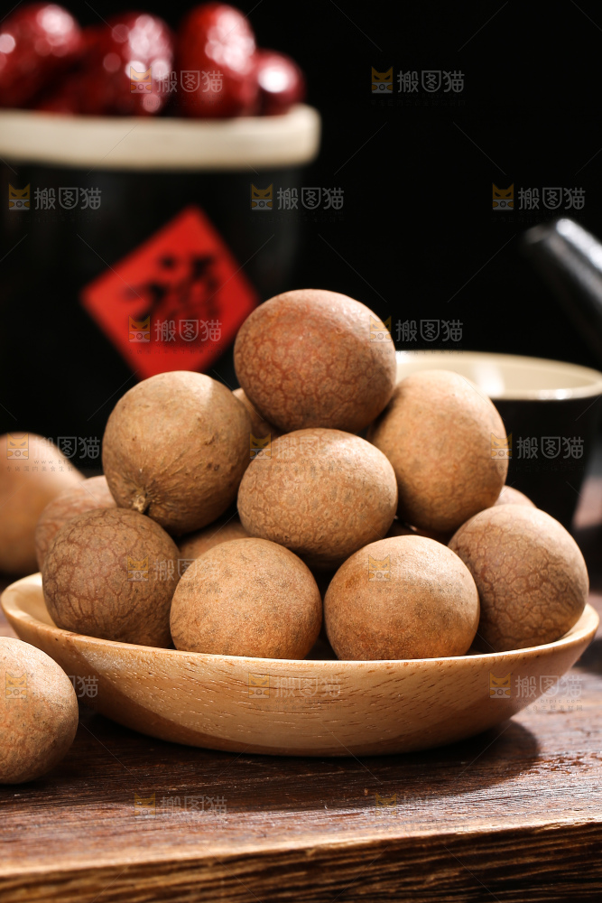 深底上的桂圆干