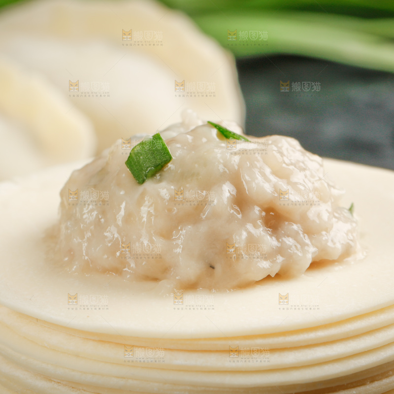 深底上的鲅鱼馅饺子