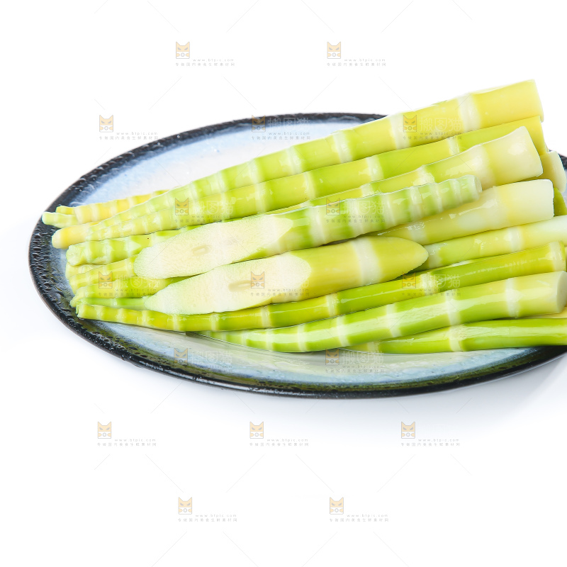 白底上的泡笋尖