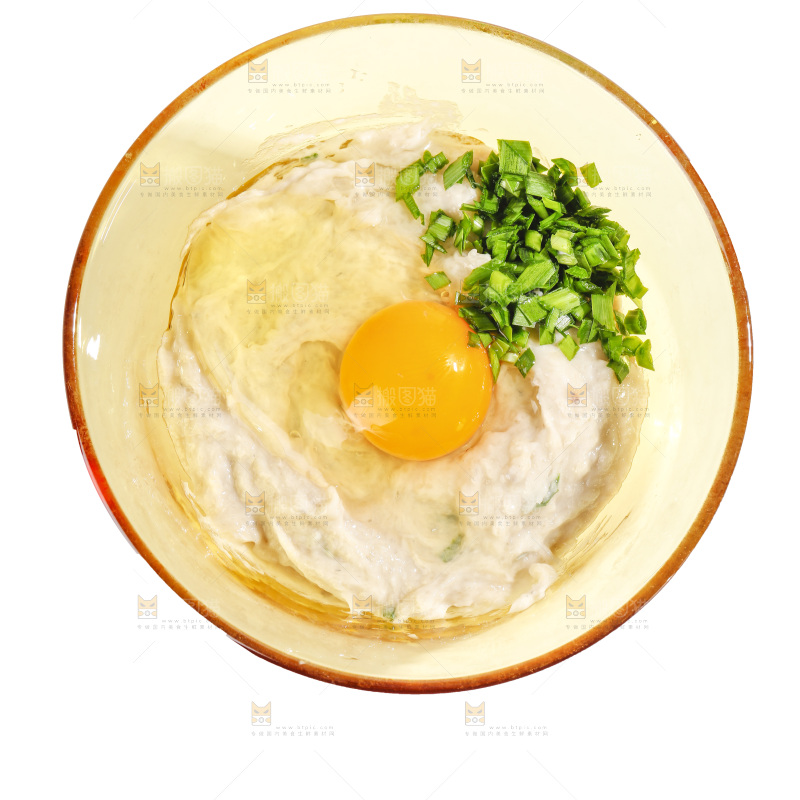 白底上的鲅鱼馅