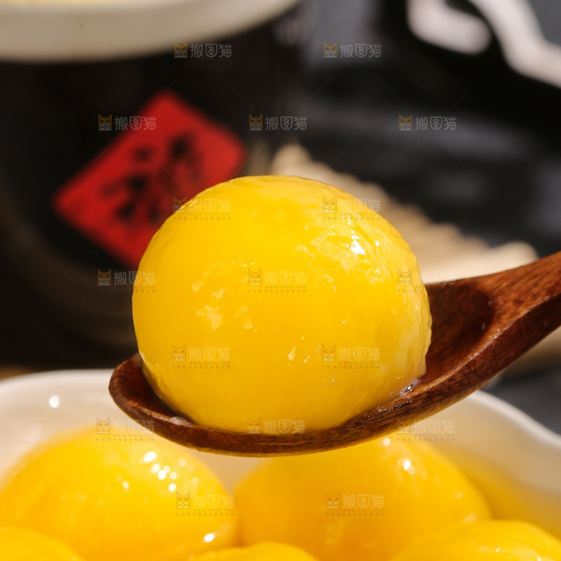 深底上的大黄米汤圆
