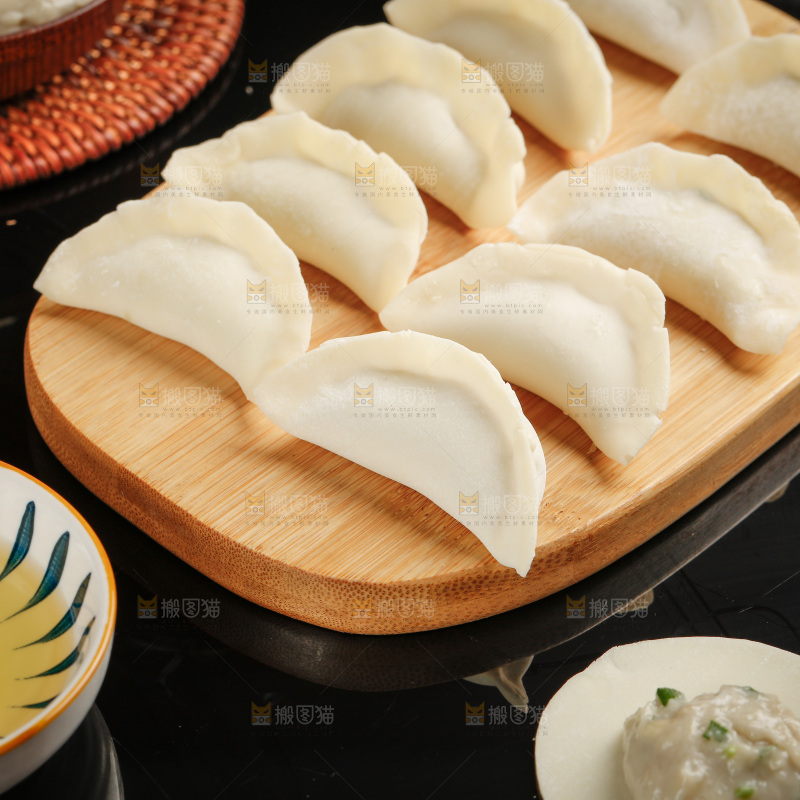 深底上的鲅鱼馅饺子