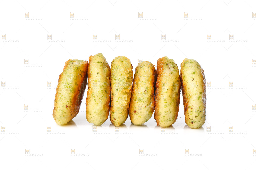 白底上的鳕鱼鲜虾饼