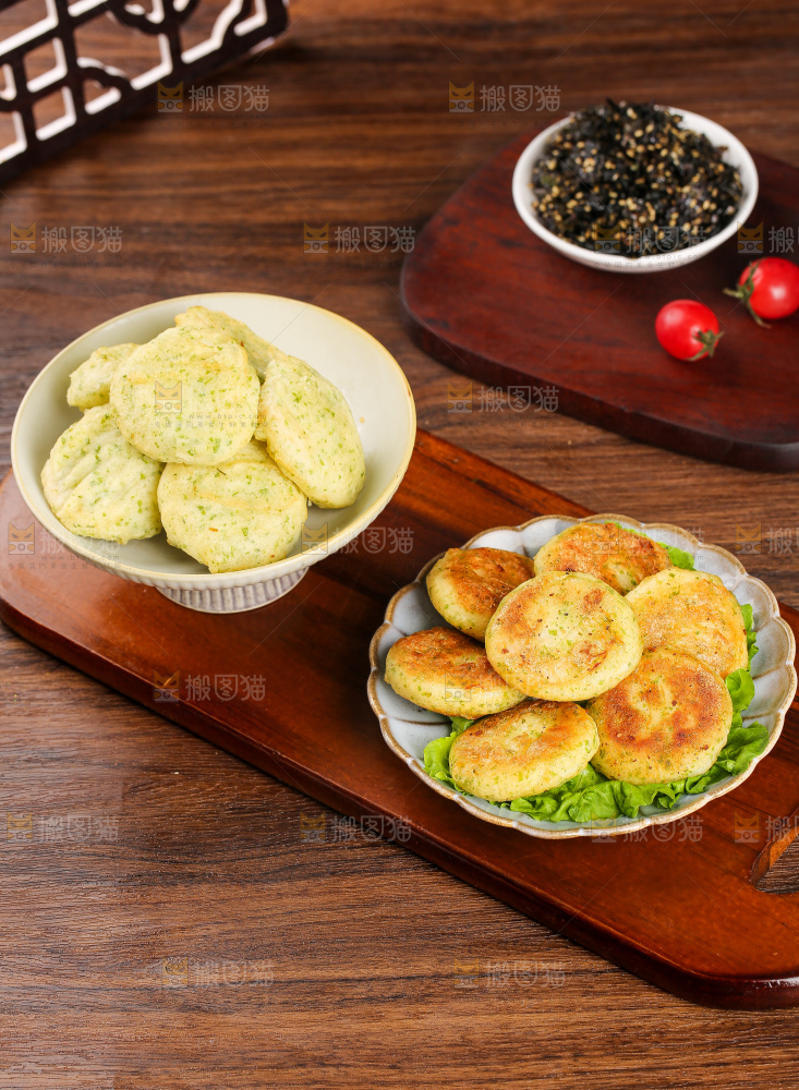 深底上的鳕鱼鲜虾饼