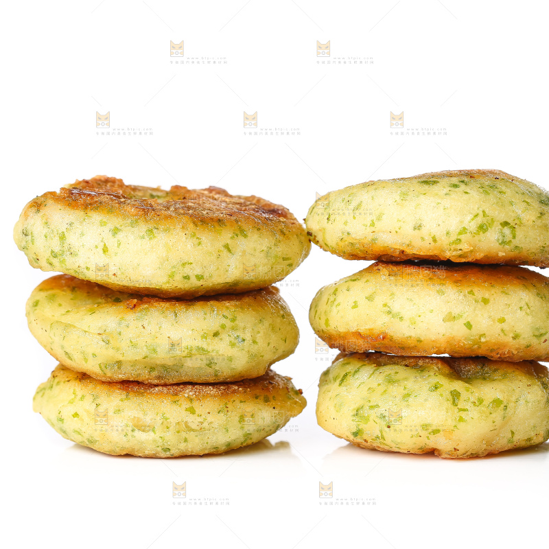 白底上的鳕鱼鲜虾饼