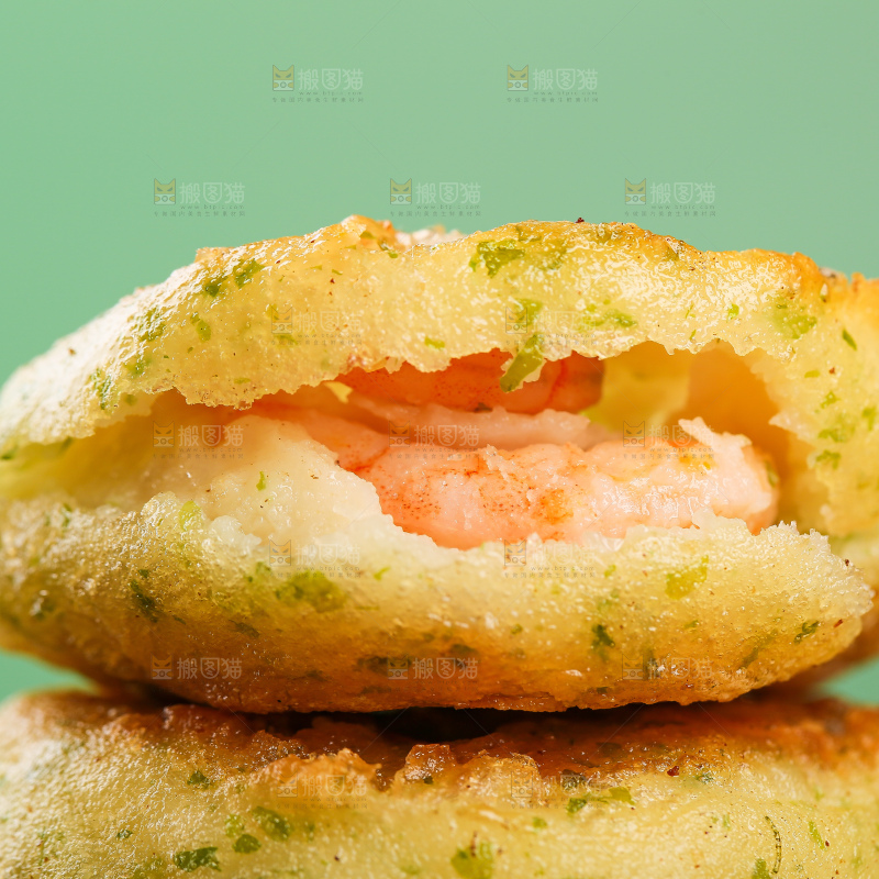 深底上的鳕鱼鲜虾饼
