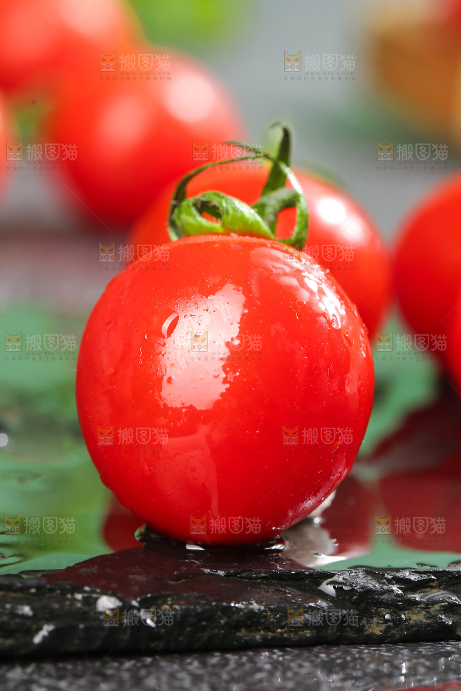 深底上的圣女果