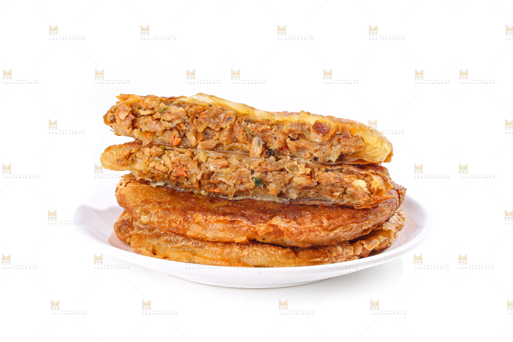 白底上的牛肉馅饼