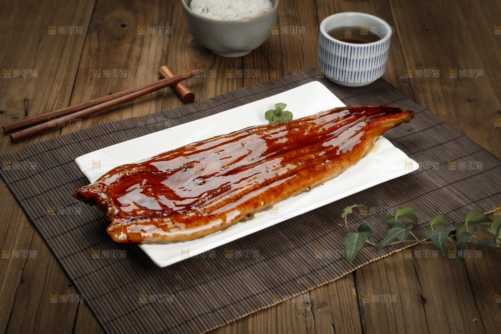 深底上的照烧鳗鱼