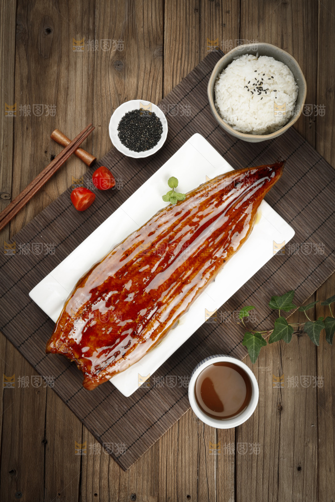 深底上的照烧鳗鱼