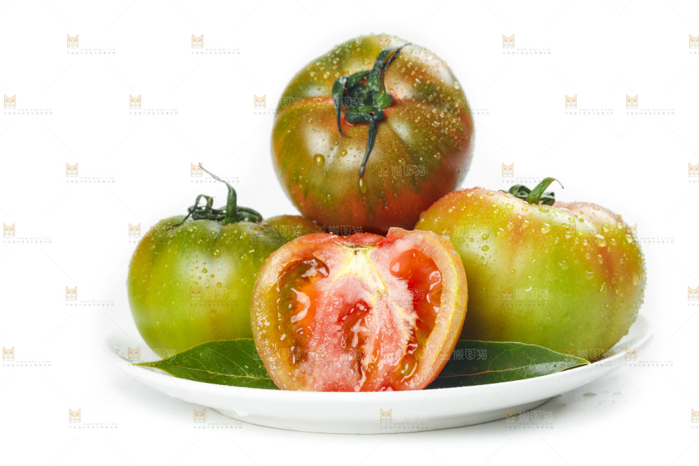 白底上的铁皮西红柿