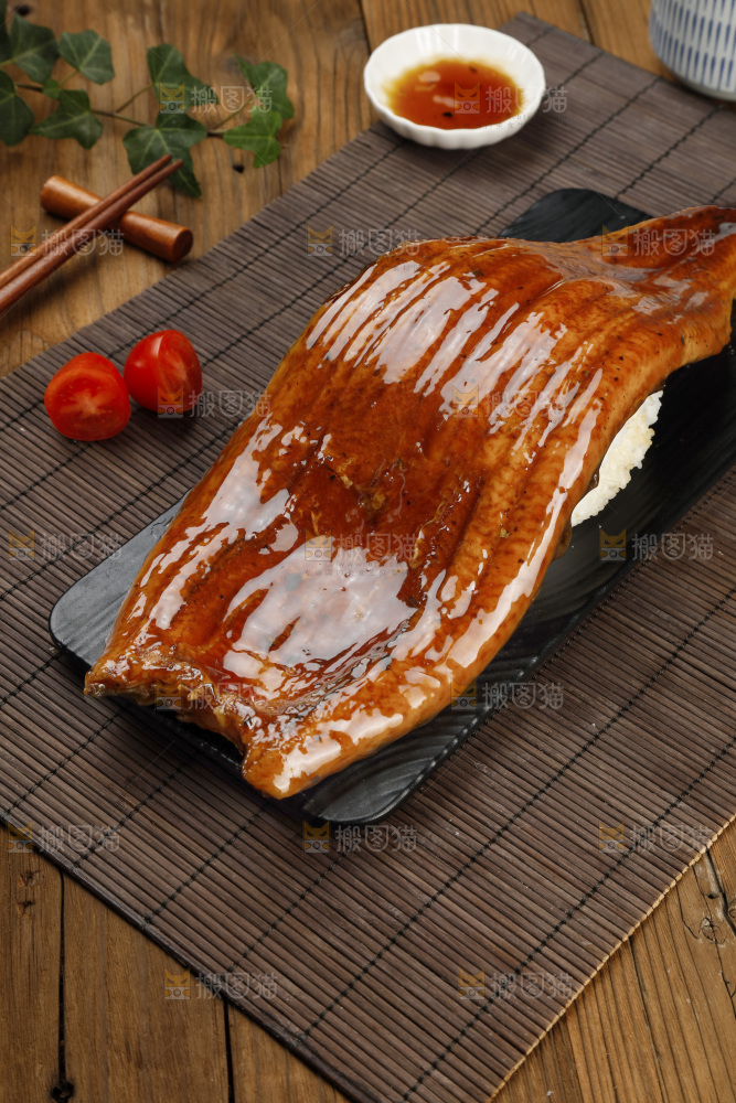 深底上的照烧鳗鱼