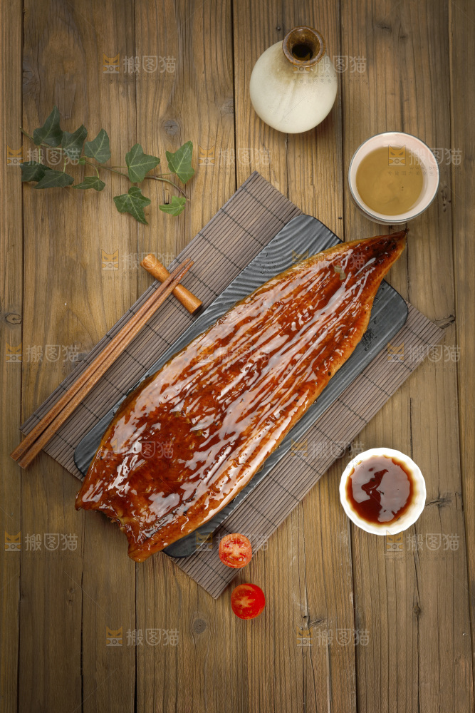 深底上的照烧鳗鱼