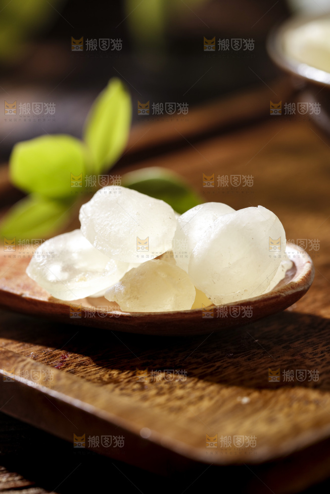 深底上的皂角米