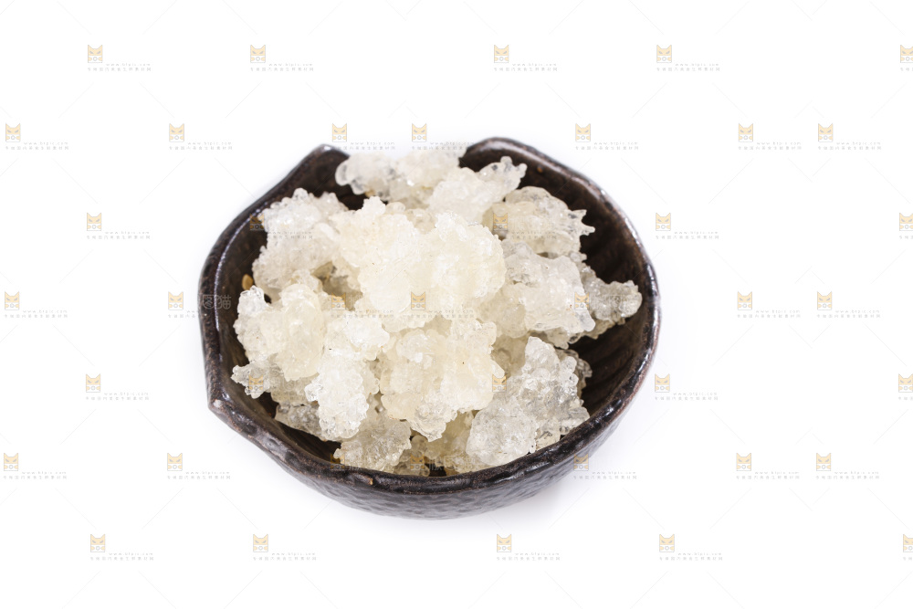 白底上的拉丝雪燕
