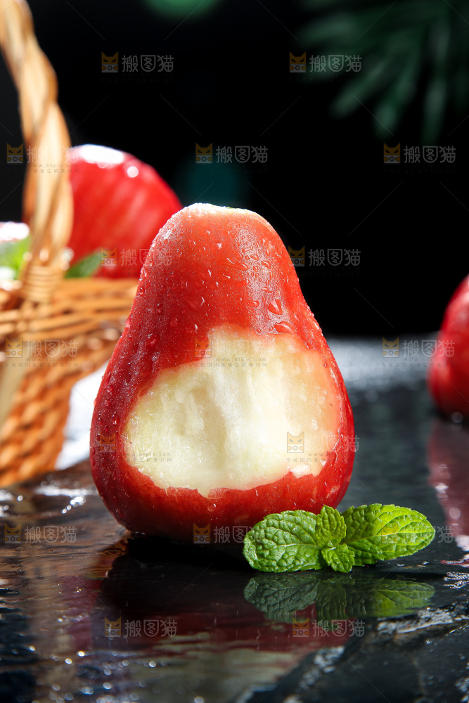 深底上的莲雾