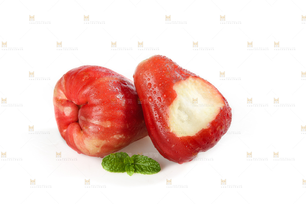白底上的新鲜莲雾