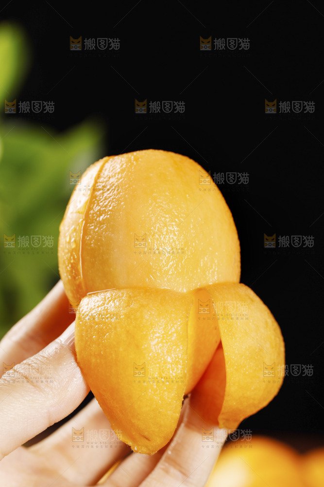 深底上的枇杷